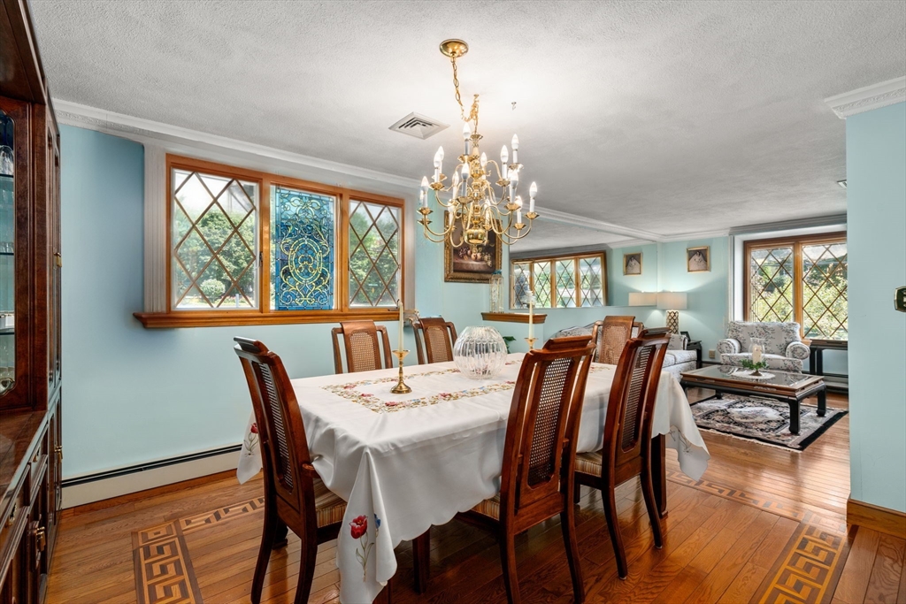 15 Hobbs Brook Rd