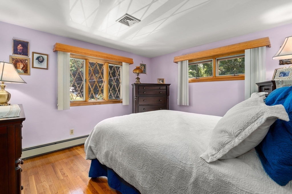 15 Hobbs Brook Rd