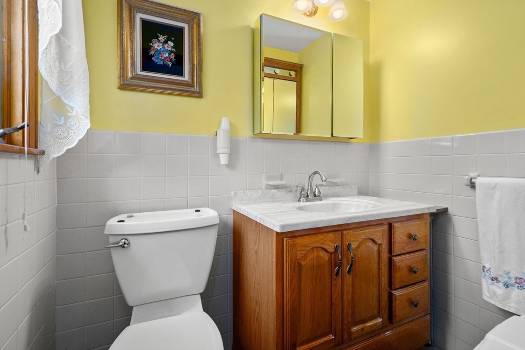 15 Hobbs Brook Rd