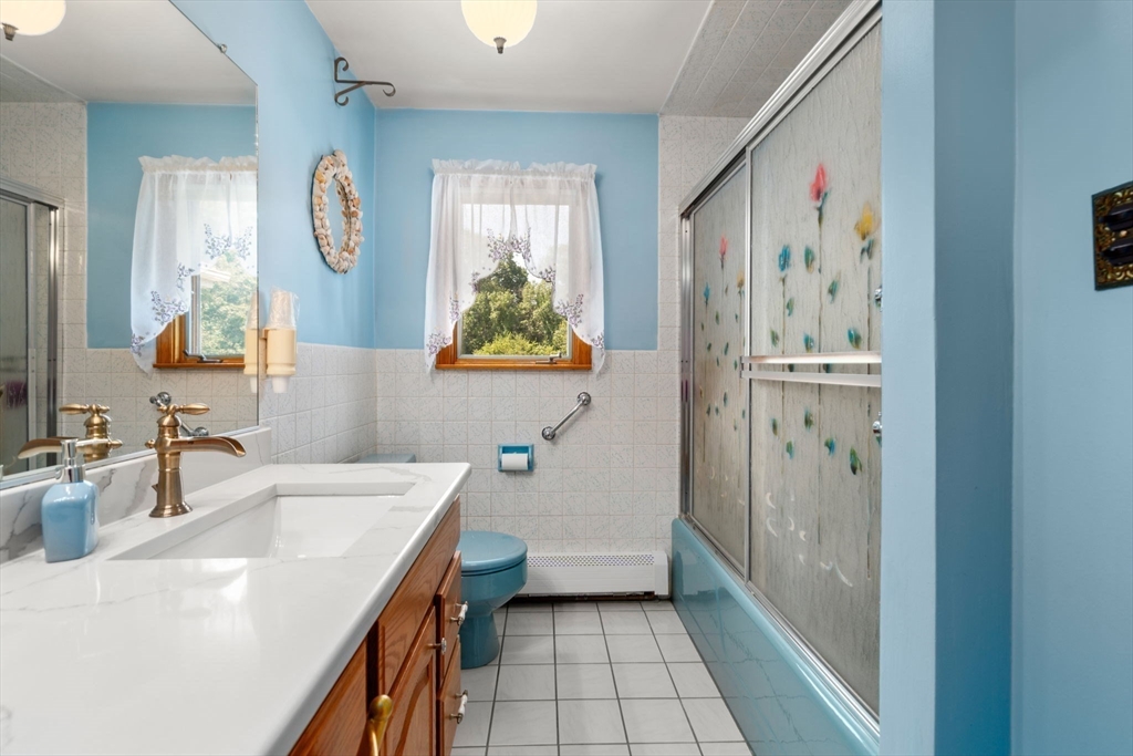 15 Hobbs Brook Rd