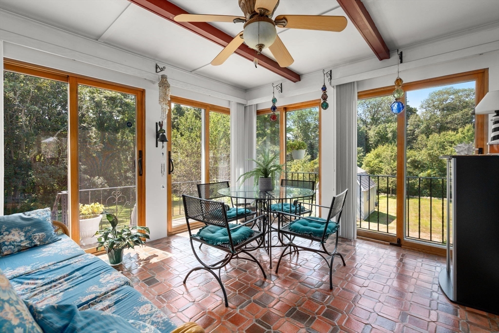15 Hobbs Brook Rd