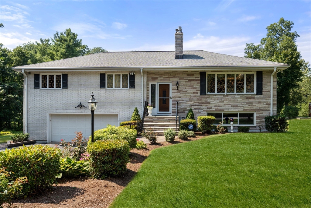 15 Hobbs Brook Rd