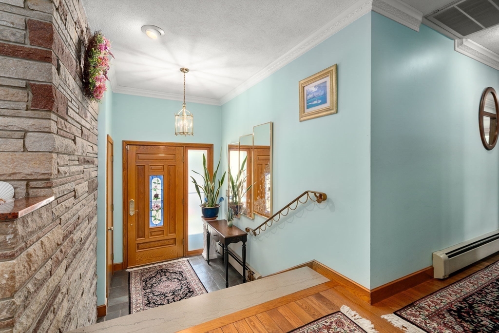 15 Hobbs Brook Rd