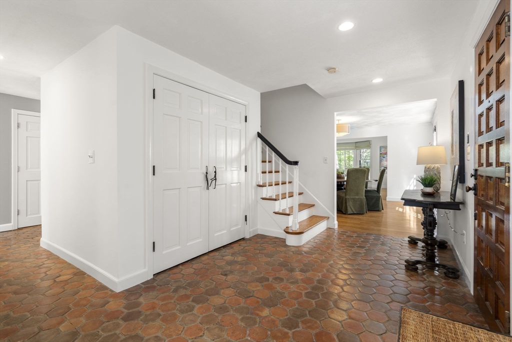 17 Smokey Hill Rd