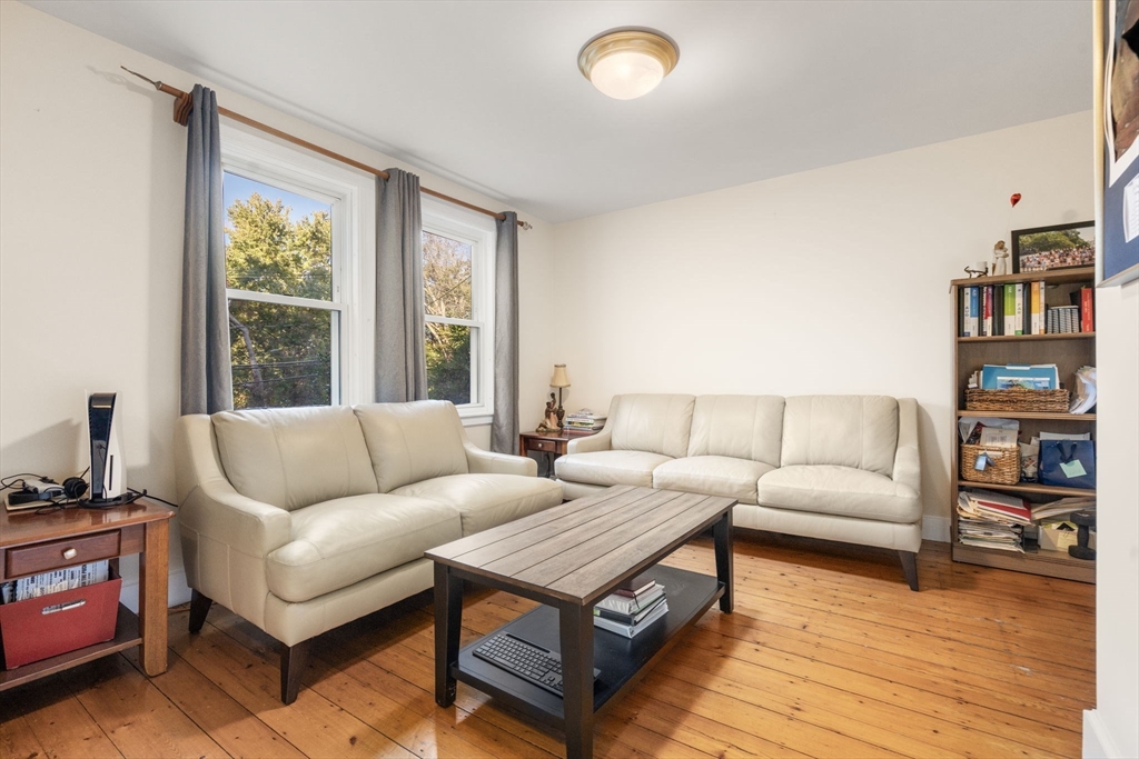 17 Lexington St # 17