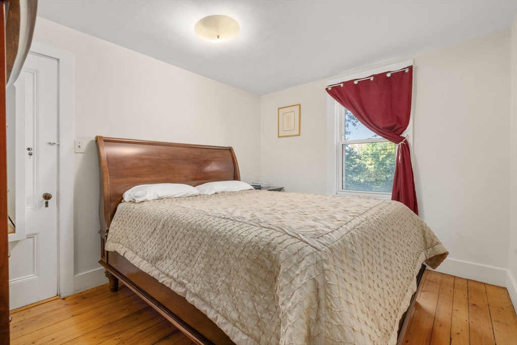 17 Lexington St # 17