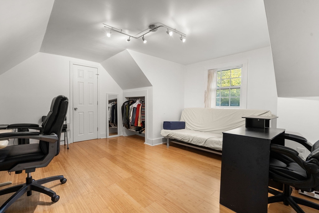 17 Lexington St # 17