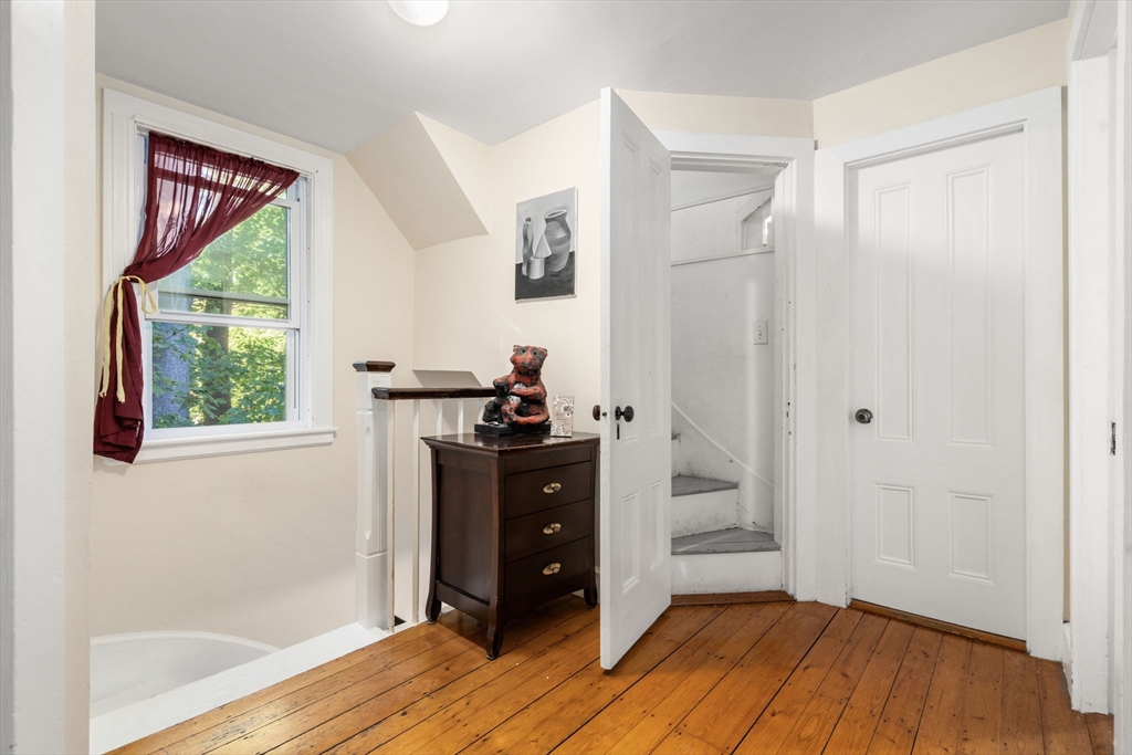 17 Lexington St # 17