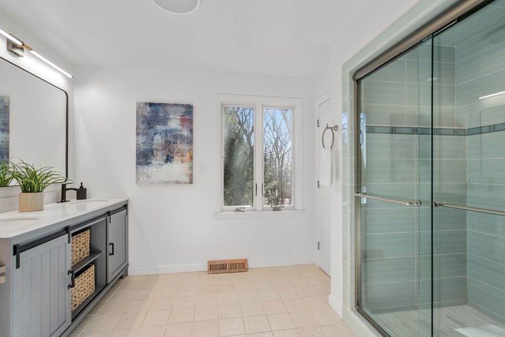 183 Kings Grant Rd