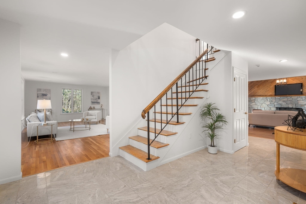 183 Kings Grant Rd
