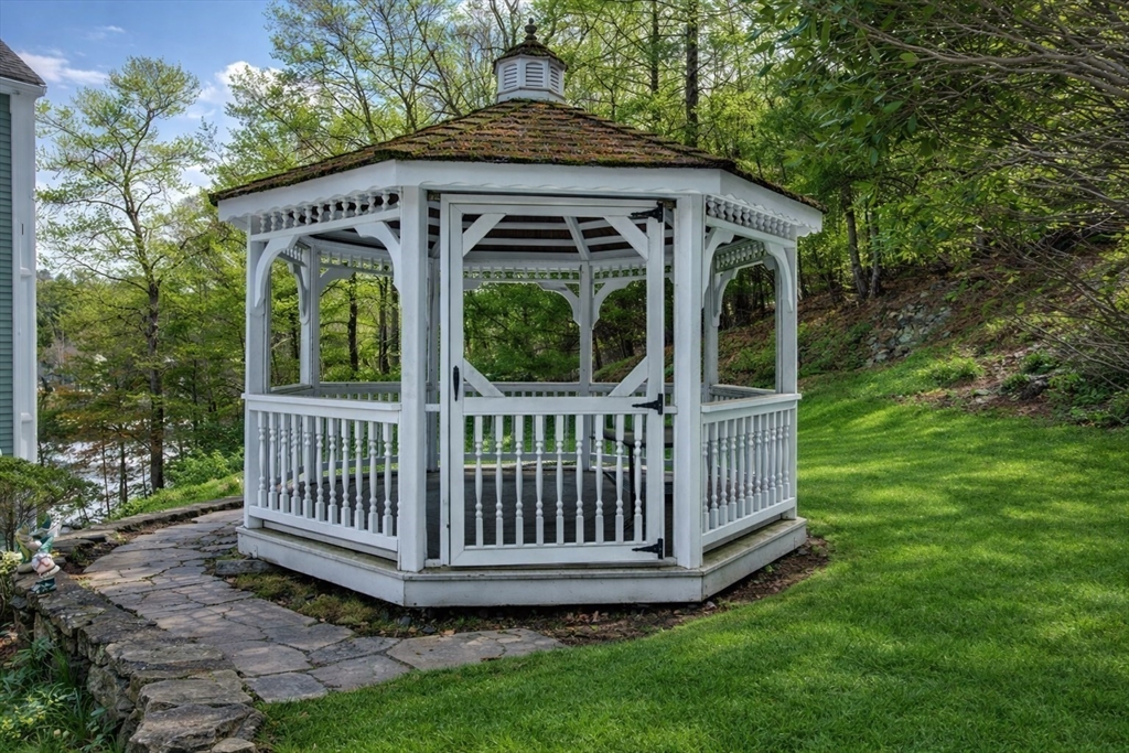 55 Forest Ridge Road