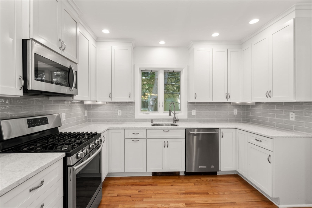 81 Brook Rd