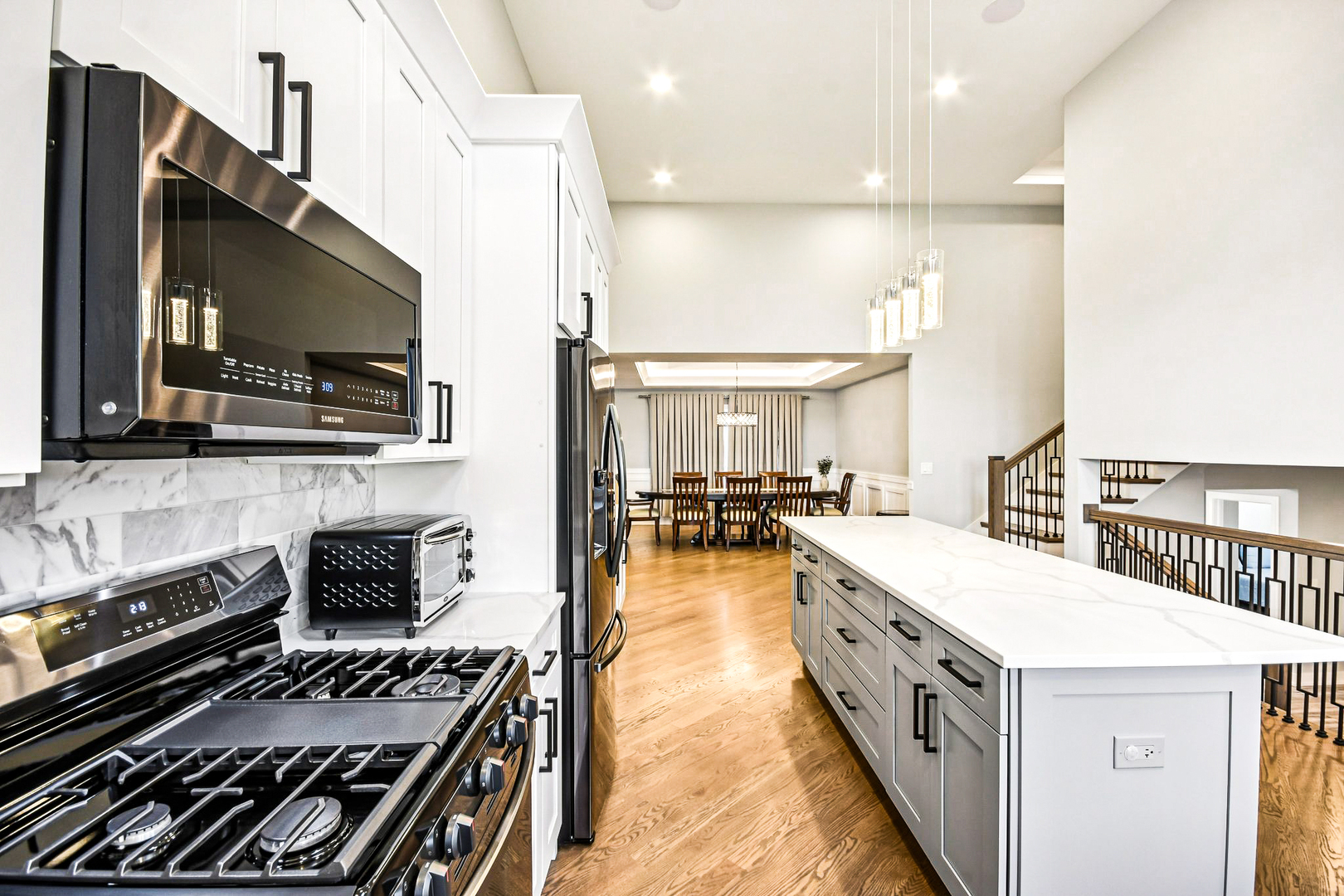 8200 S Normandy Avenue