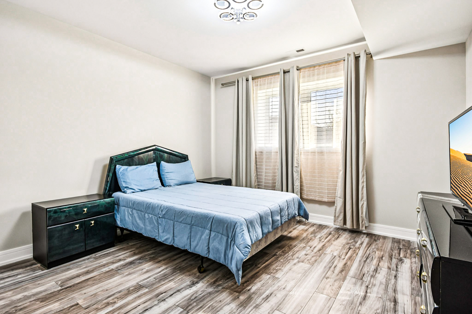 8200 S Normandy Avenue