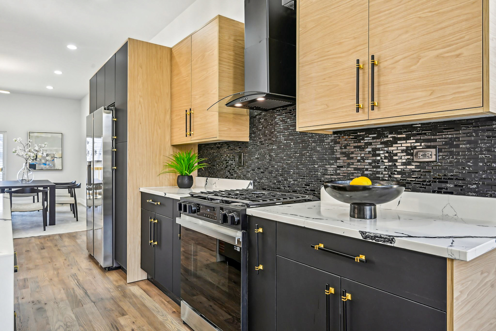 942 N Harding Avenue