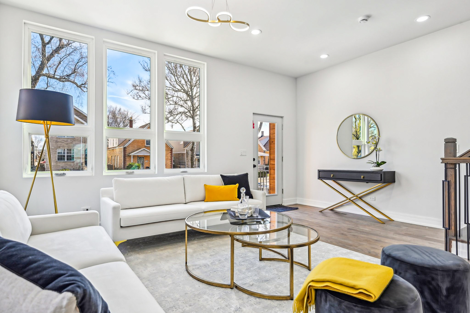 942 N Harding Avenue