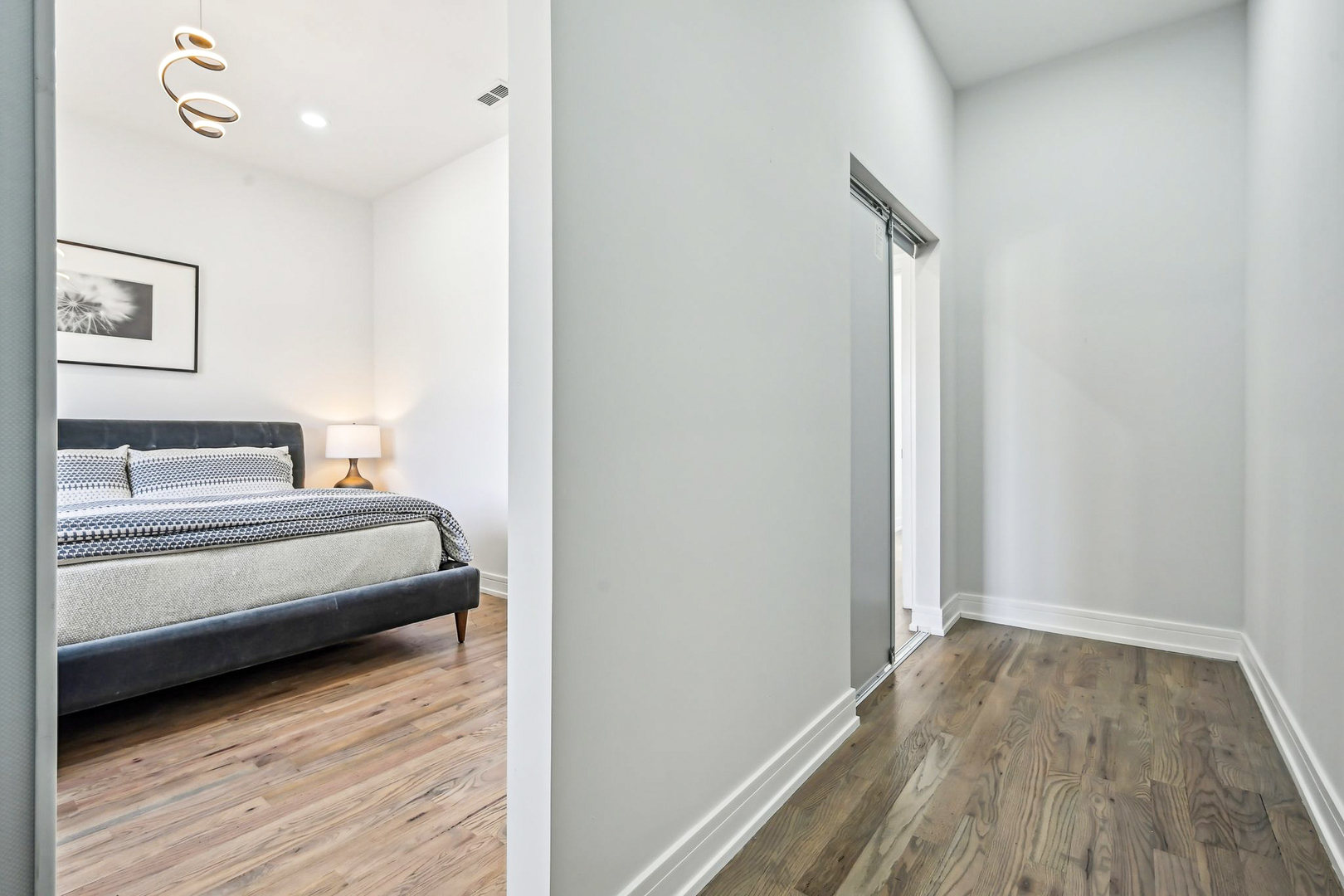 942 N Harding Avenue