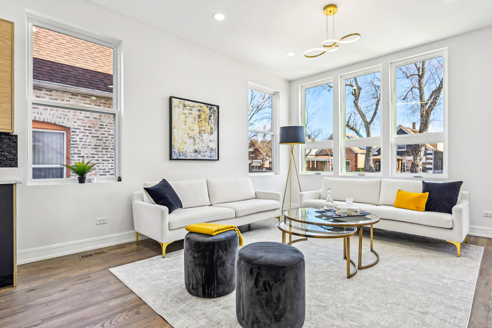 942 N Harding Avenue