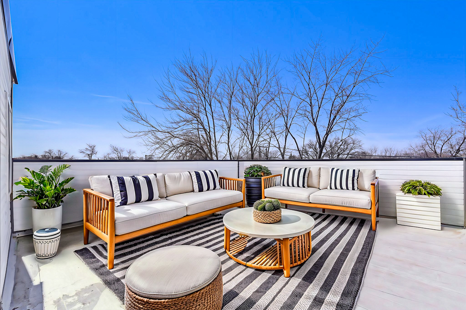 942 N Harding Avenue