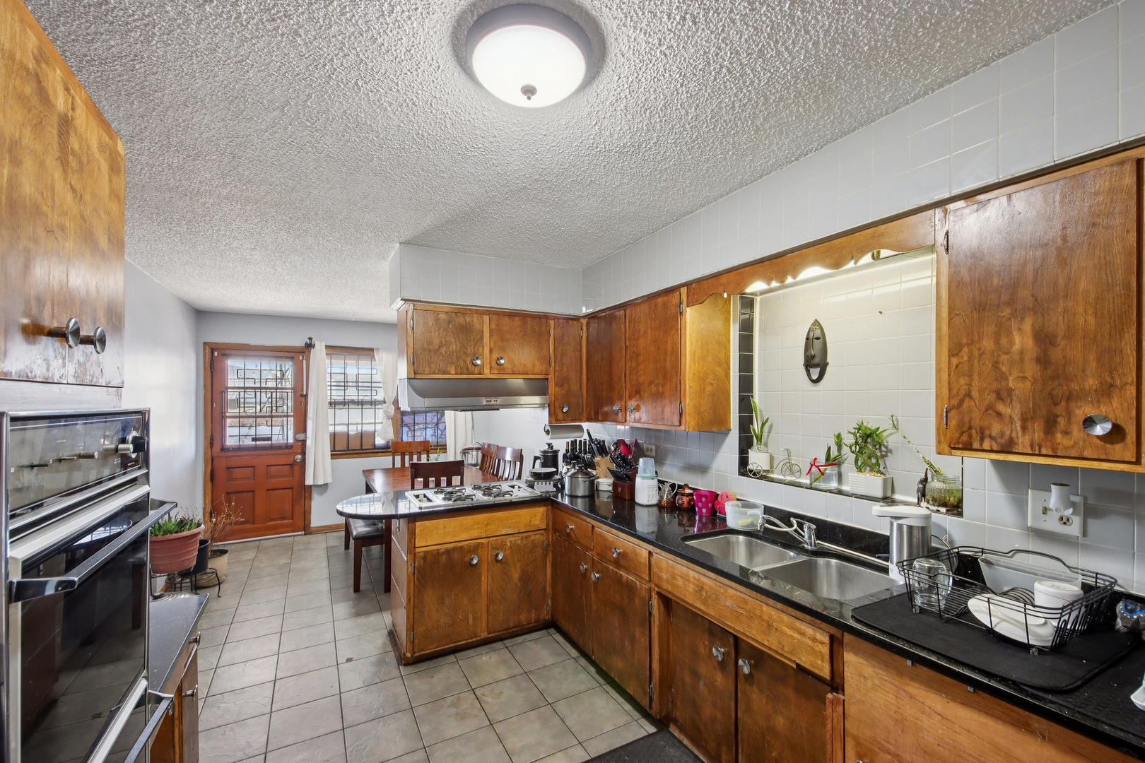 5037 W Diversey Avenue