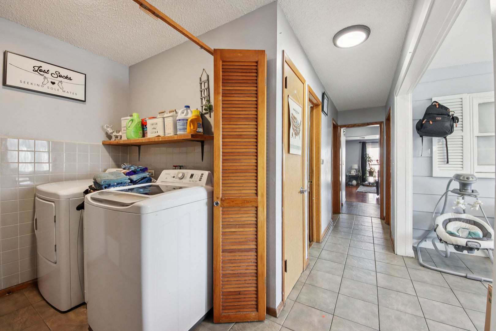 5037 W Diversey Avenue