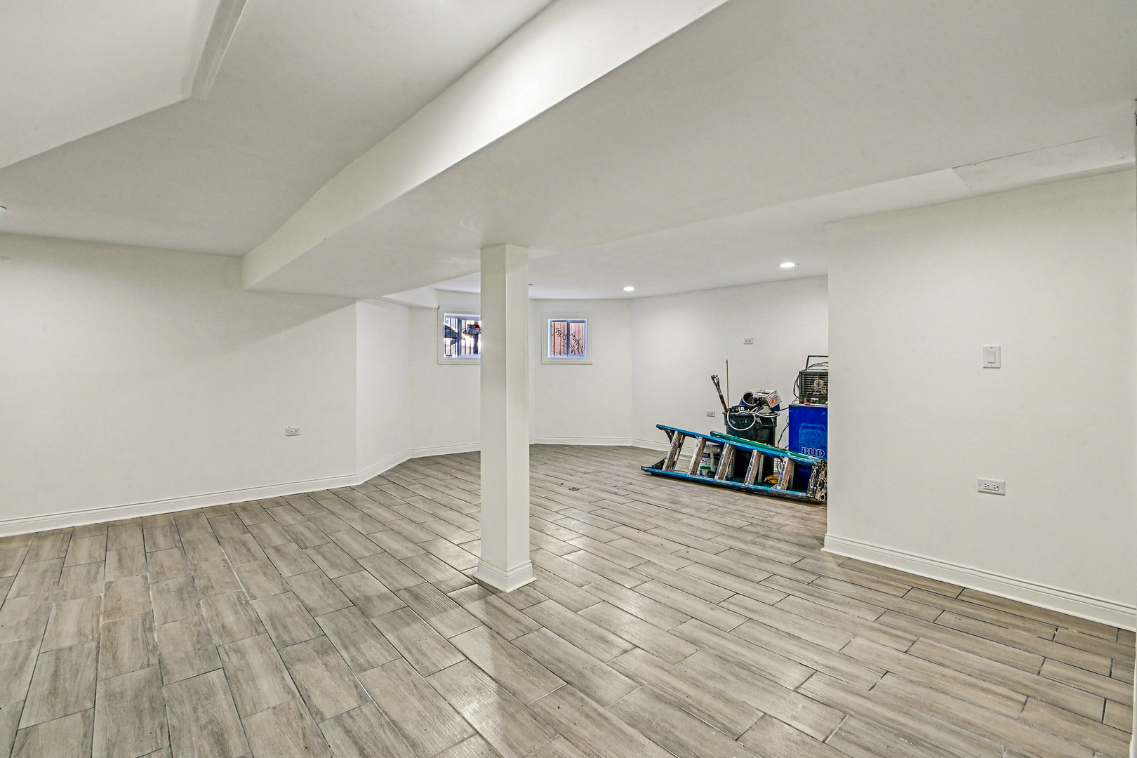 1622 S Central Park Avenue