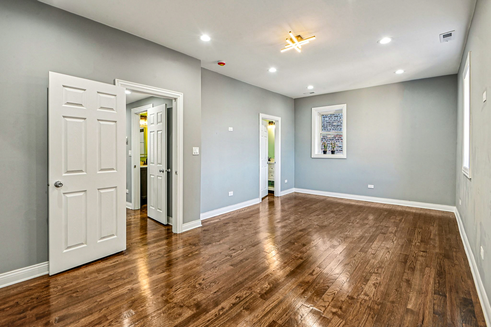 1622 S Central Park Avenue