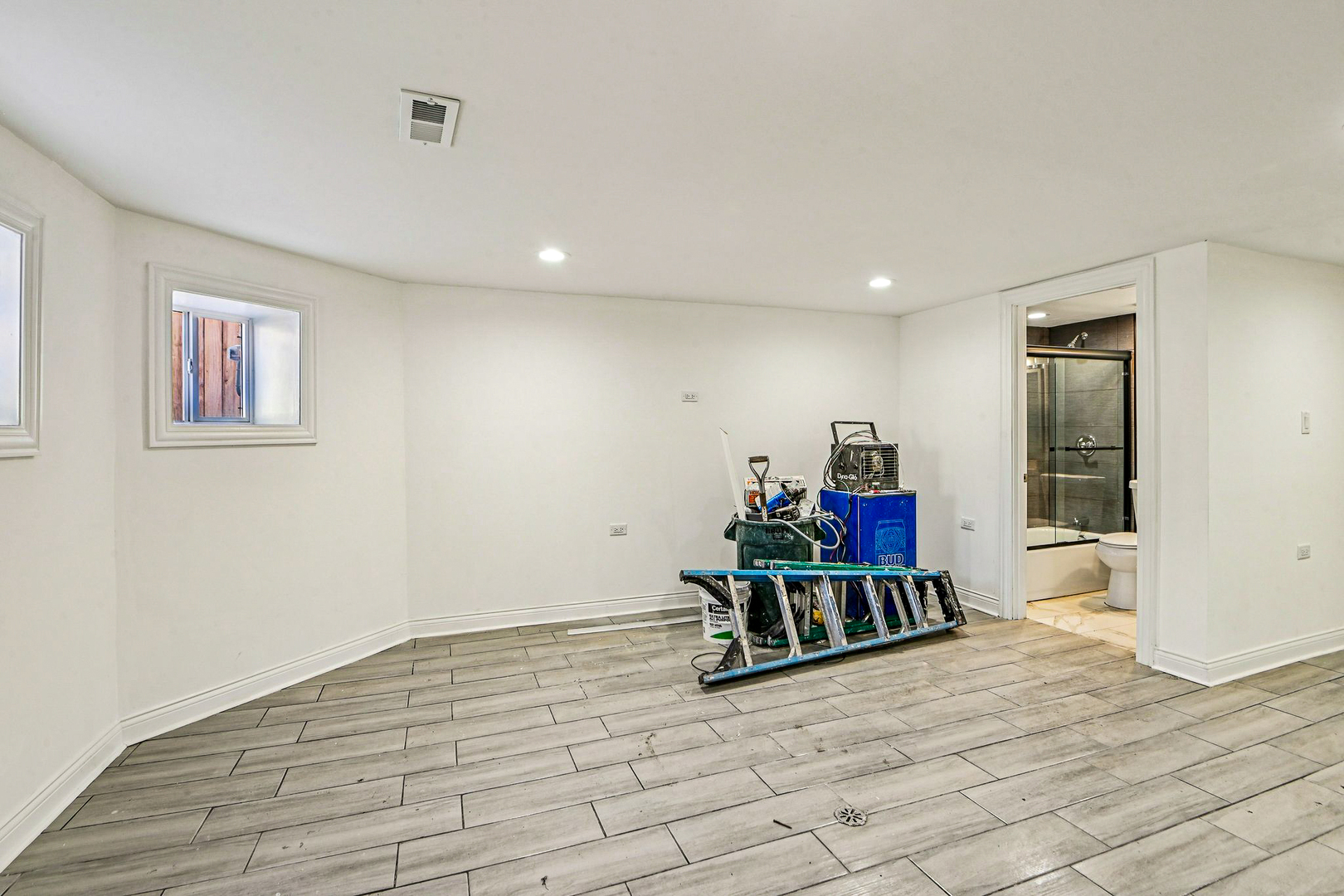 1622 S Central Park Avenue