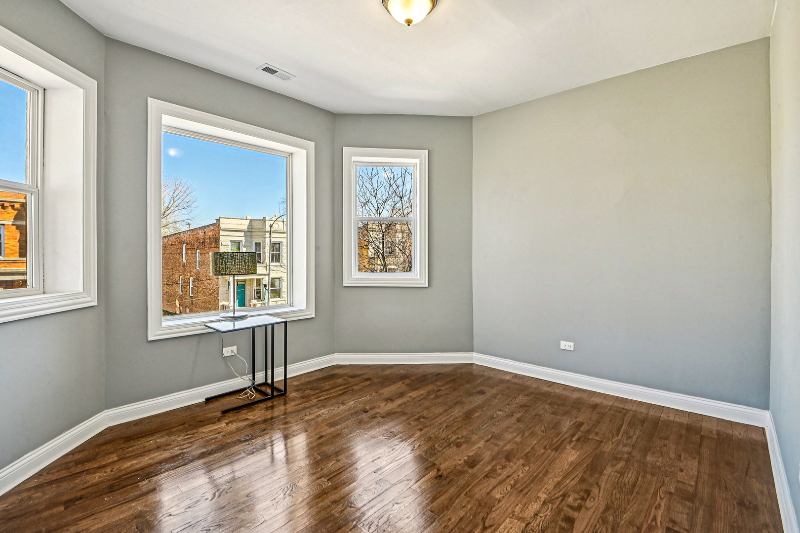 1622 S Central Park Avenue