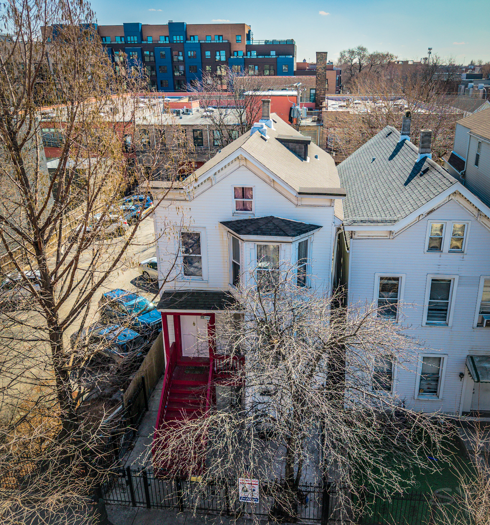 2423 W Moffat Street