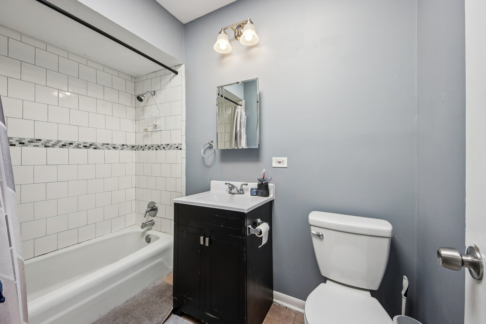 5039 W Diversey Avenue