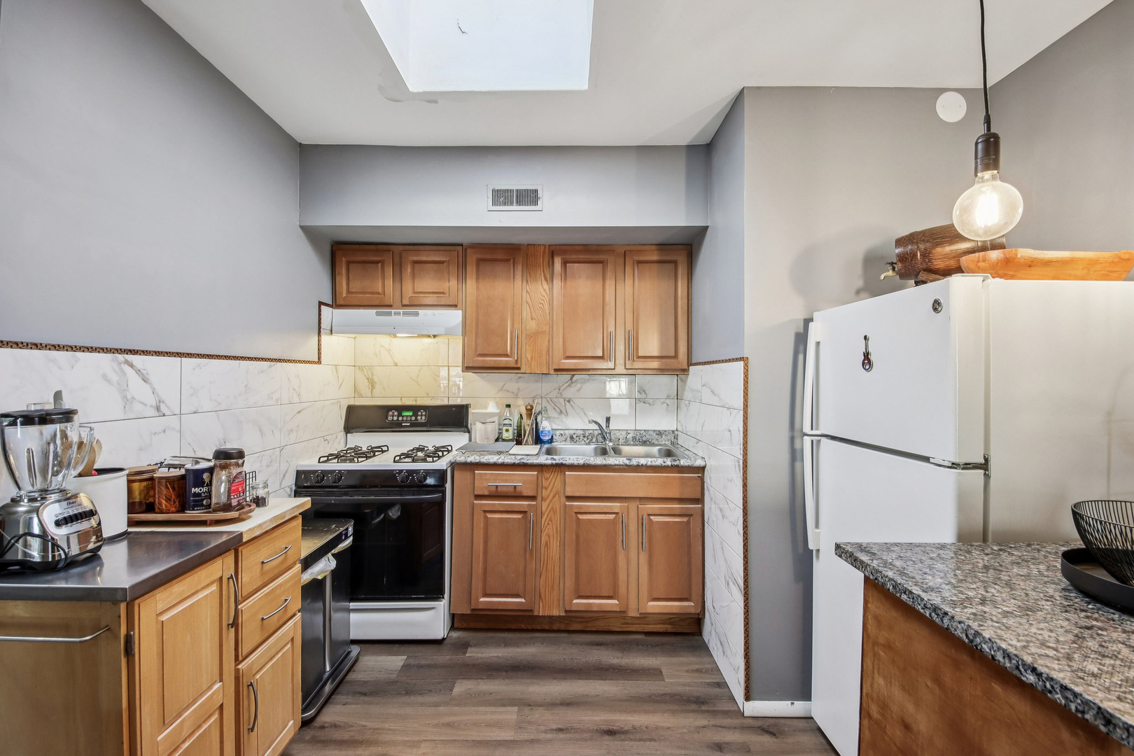 5039 W Diversey Avenue