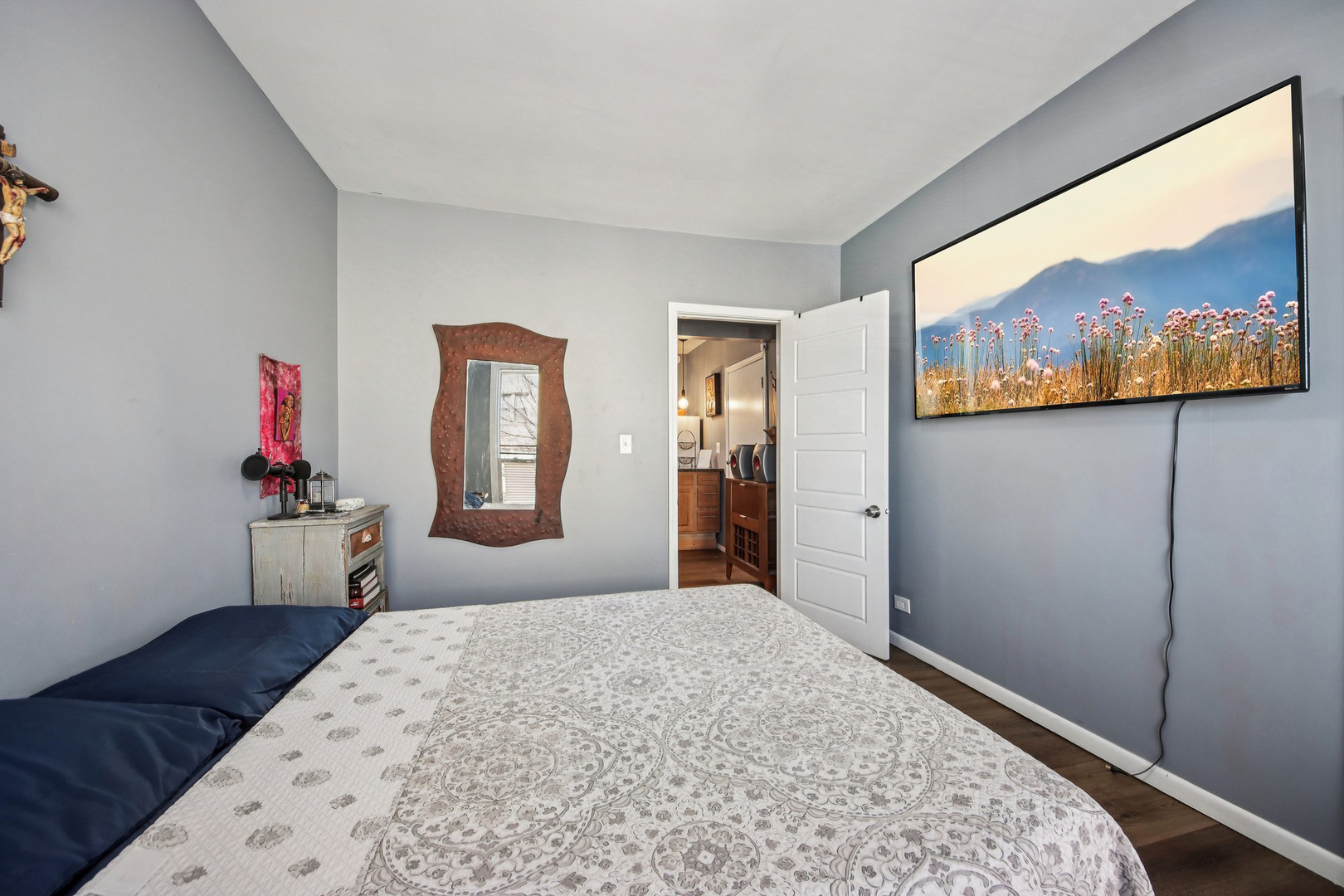 5039 W Diversey Avenue