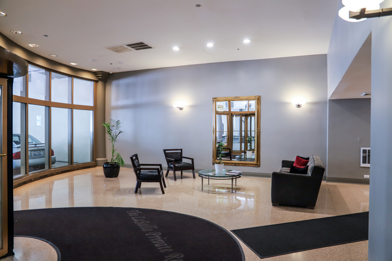 1212 N LaSalle Street Unit: 1607