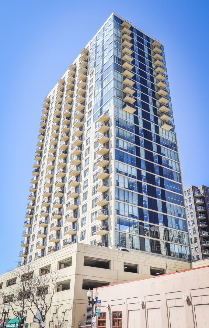 1212 N LaSalle Street Unit: 1607