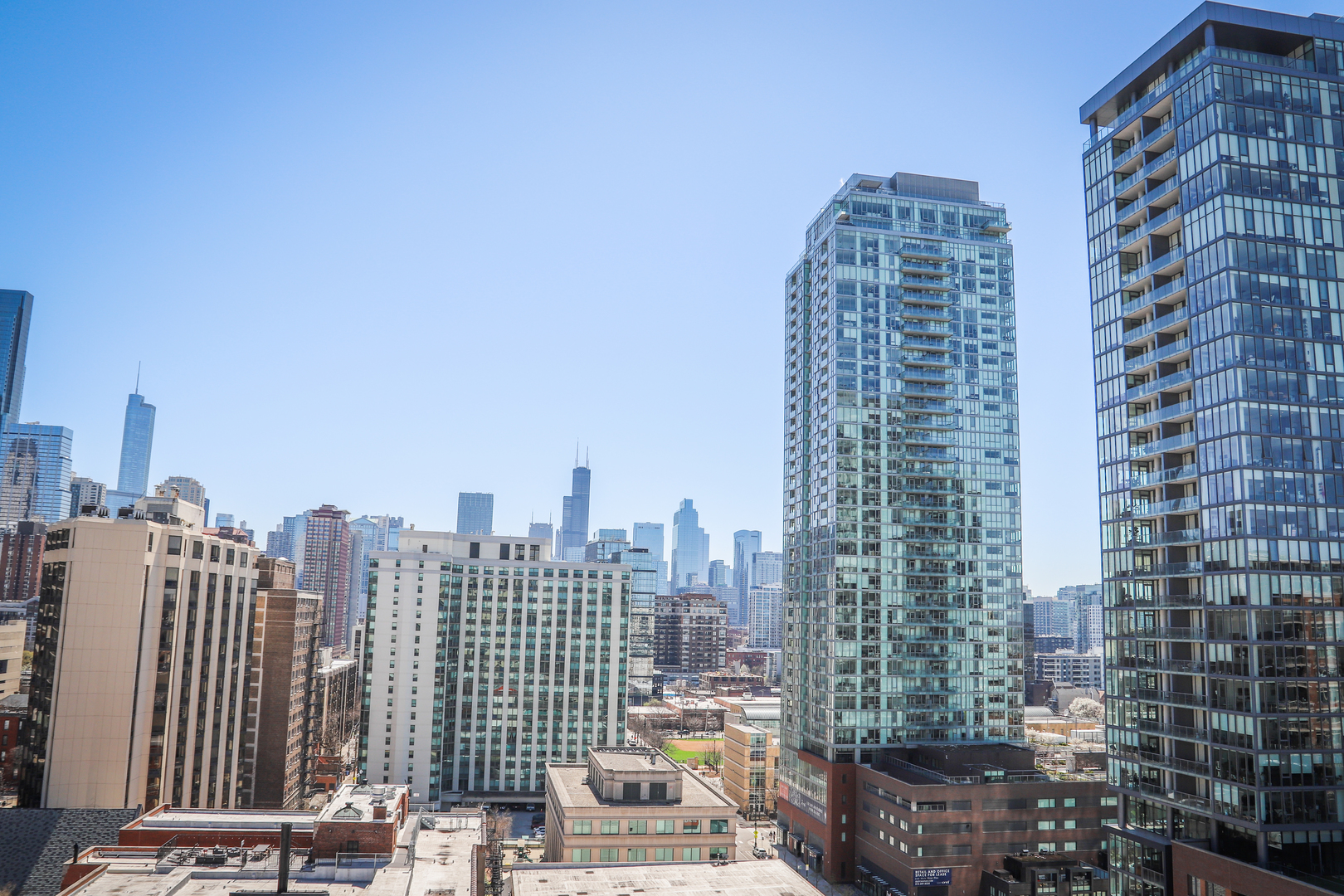1212 N LaSalle Street Unit: 1607