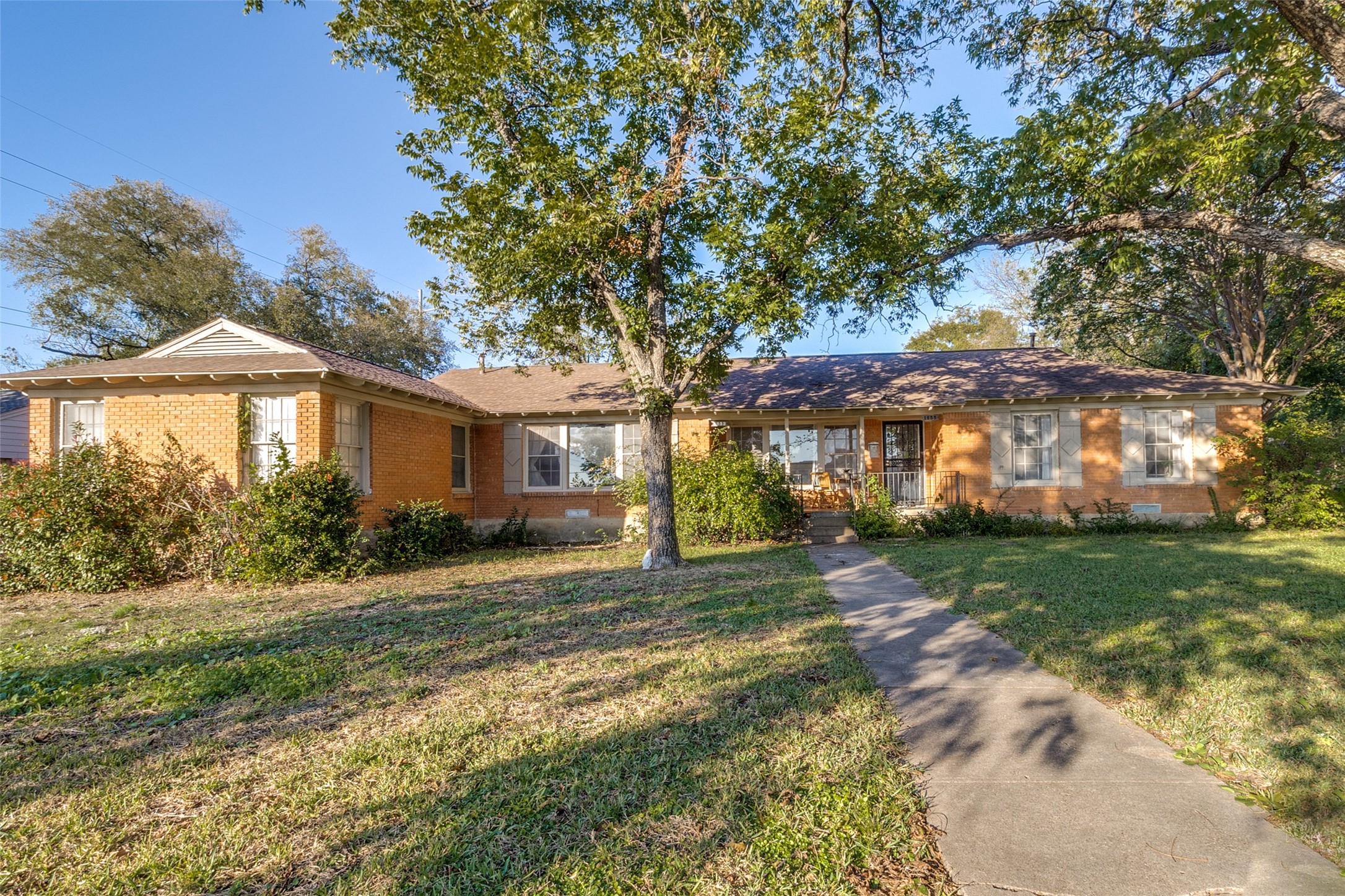 1653 Mariposa Drive