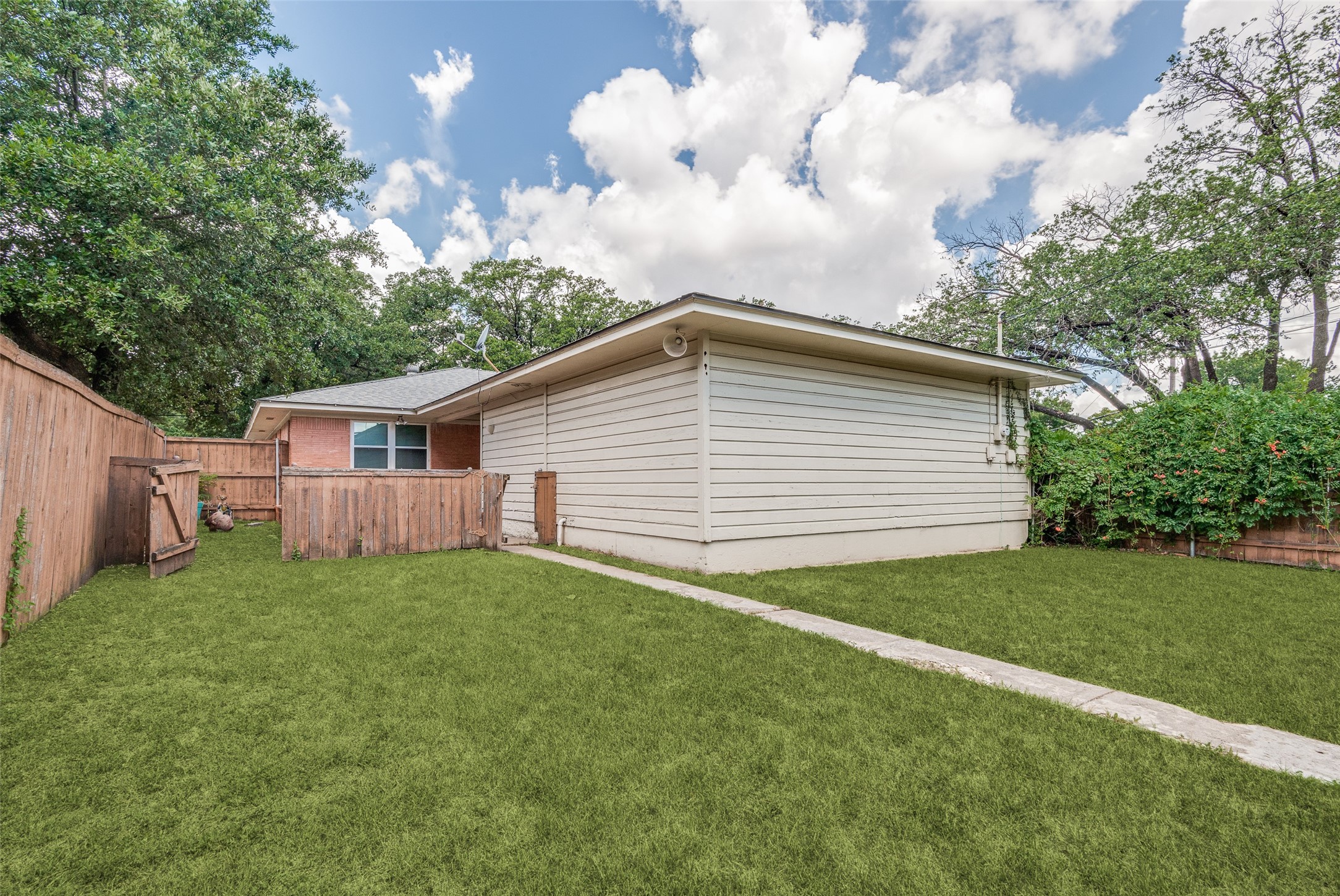 6404 Lange Circle