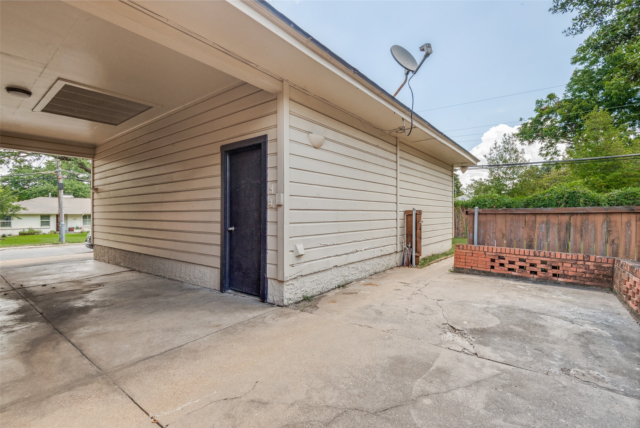 6404 Lange Circle