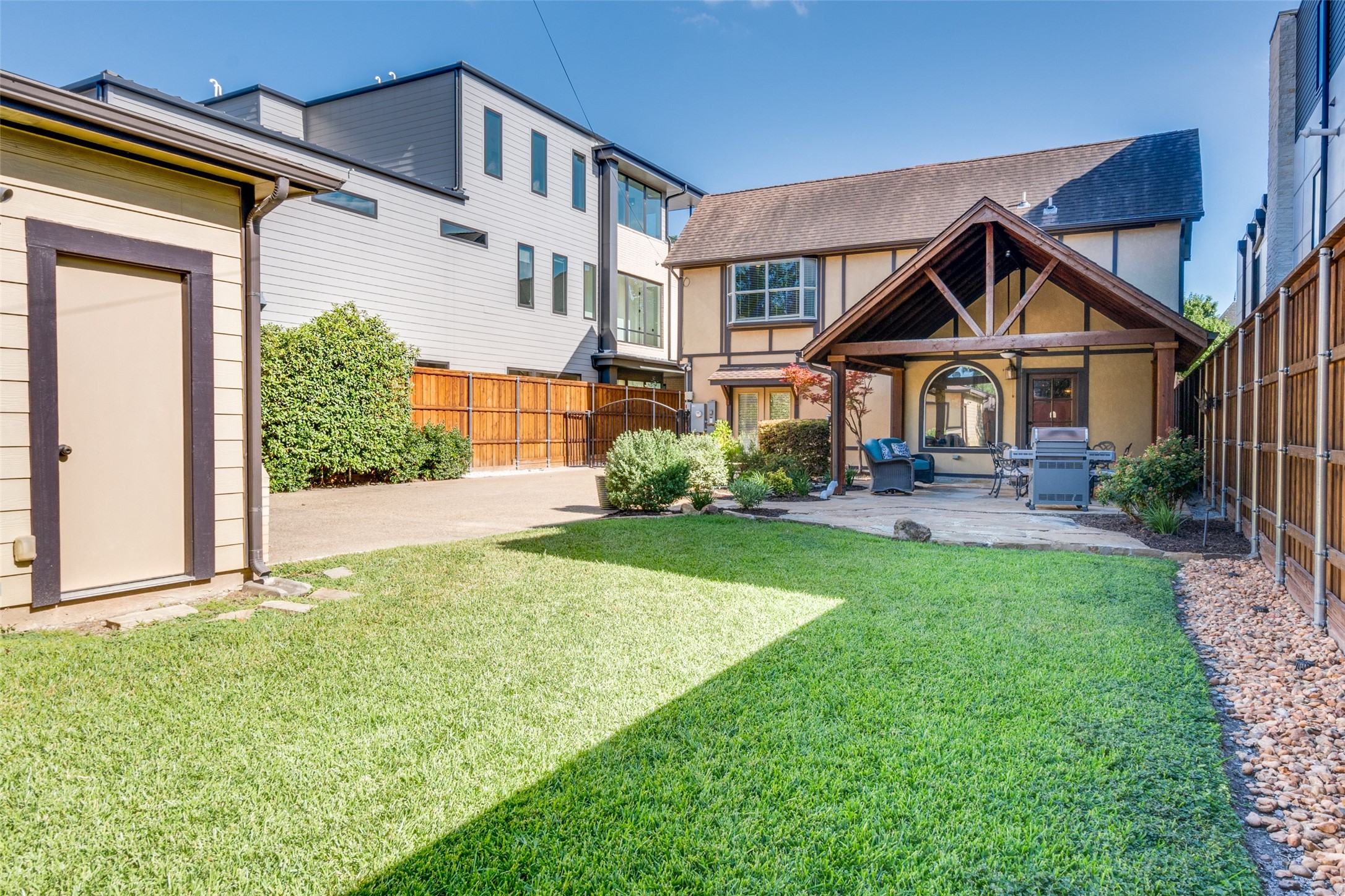 5121 Vickery Boulevard