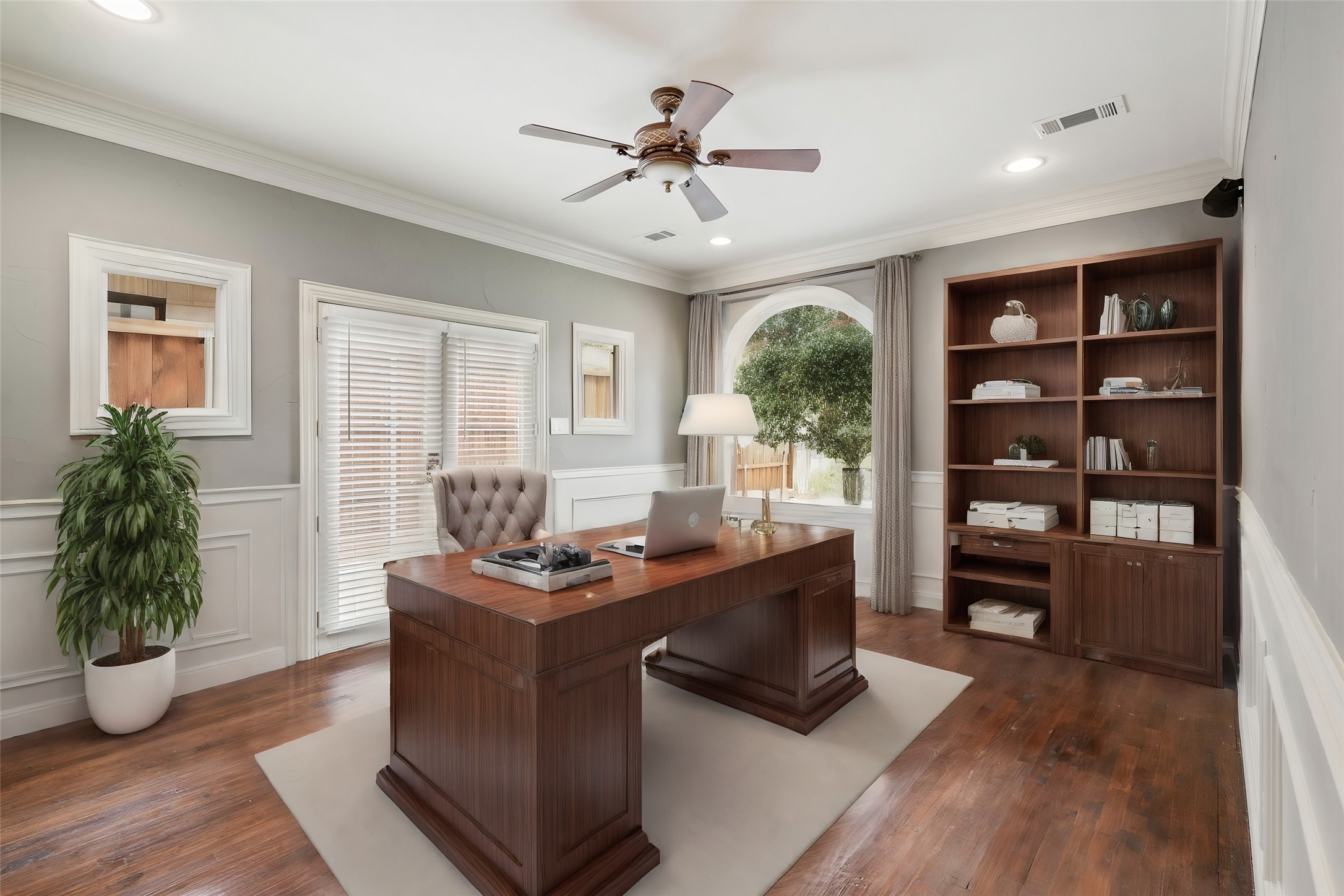 5121 Vickery Boulevard