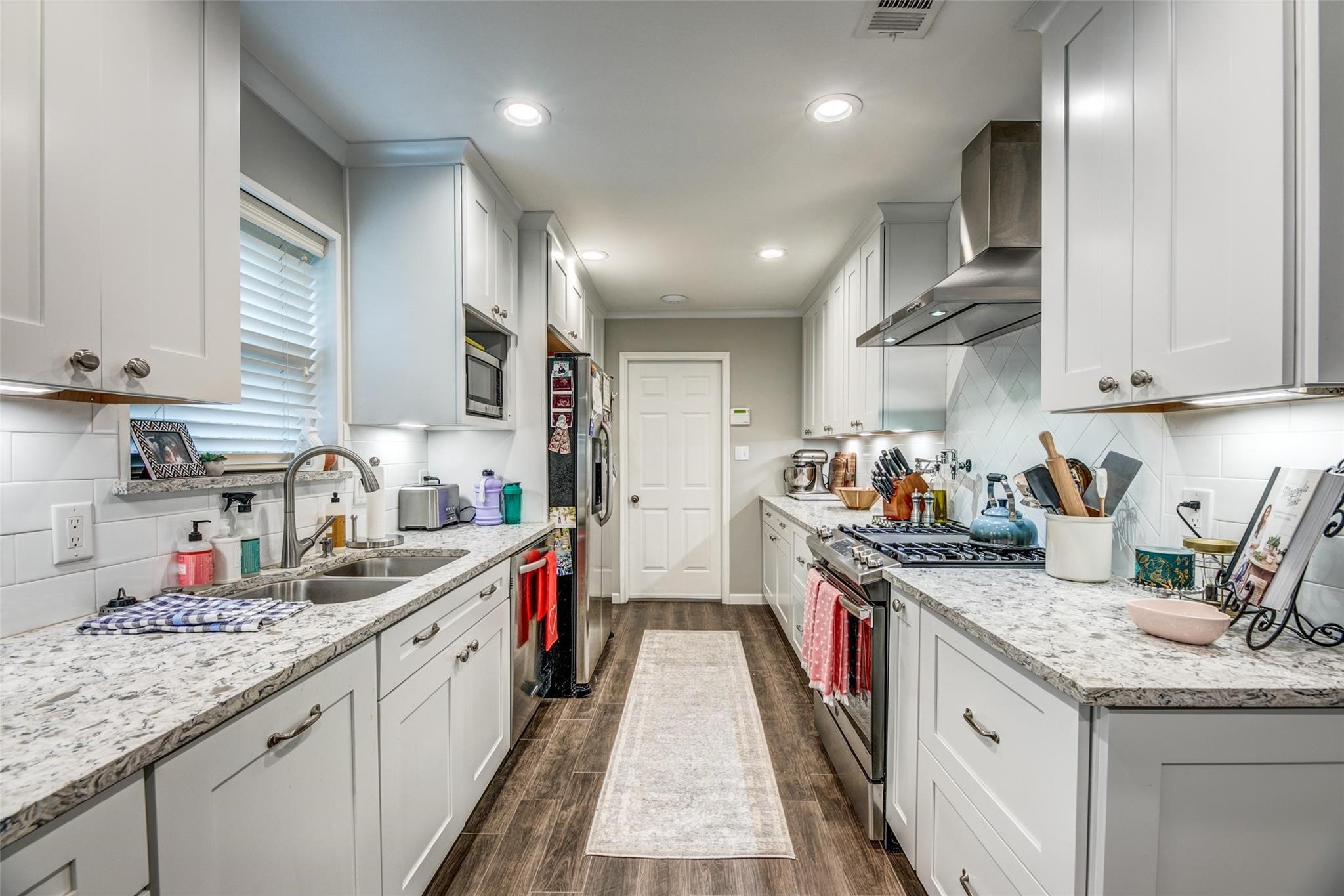 9921 Windlake Circle