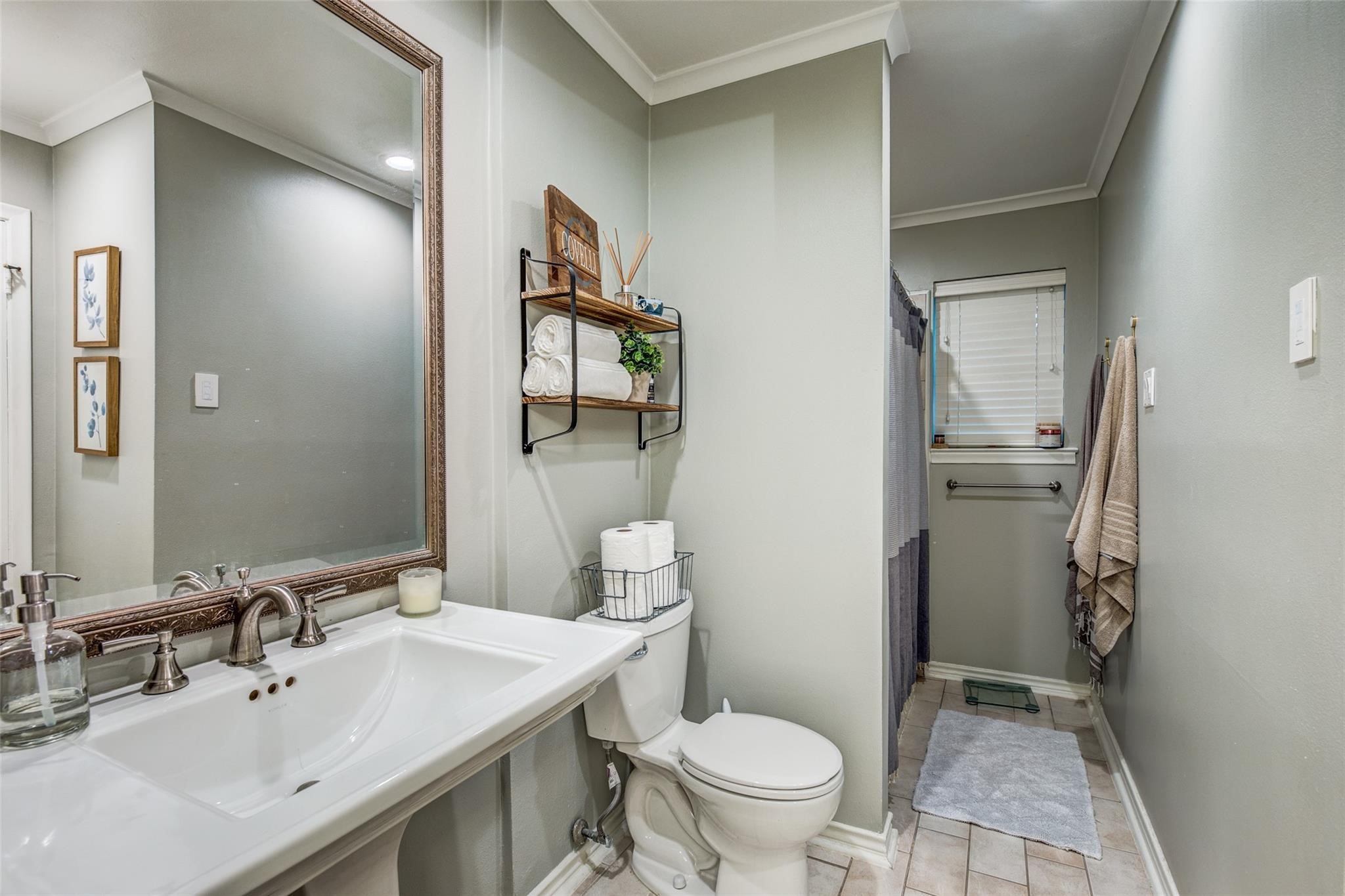 9921 Windlake Circle