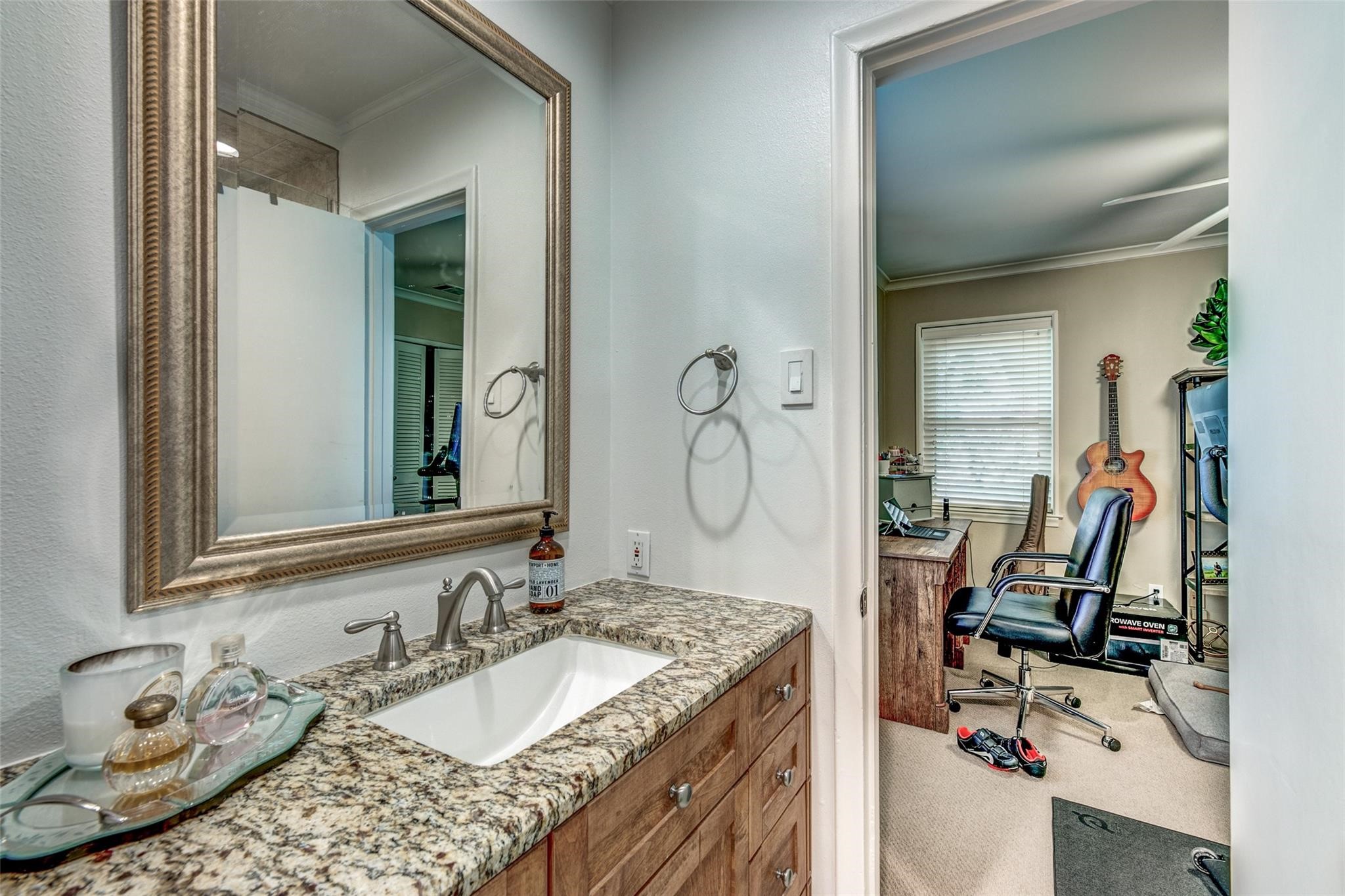 9921 Windlake Circle