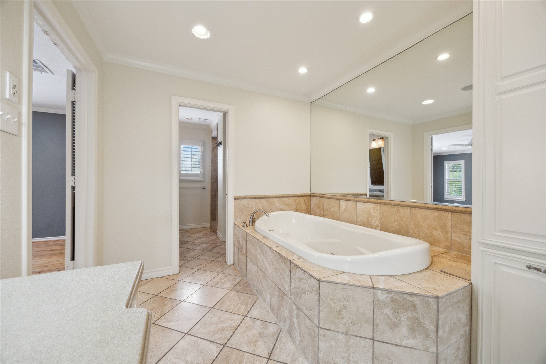 6777 Lakefair Circle