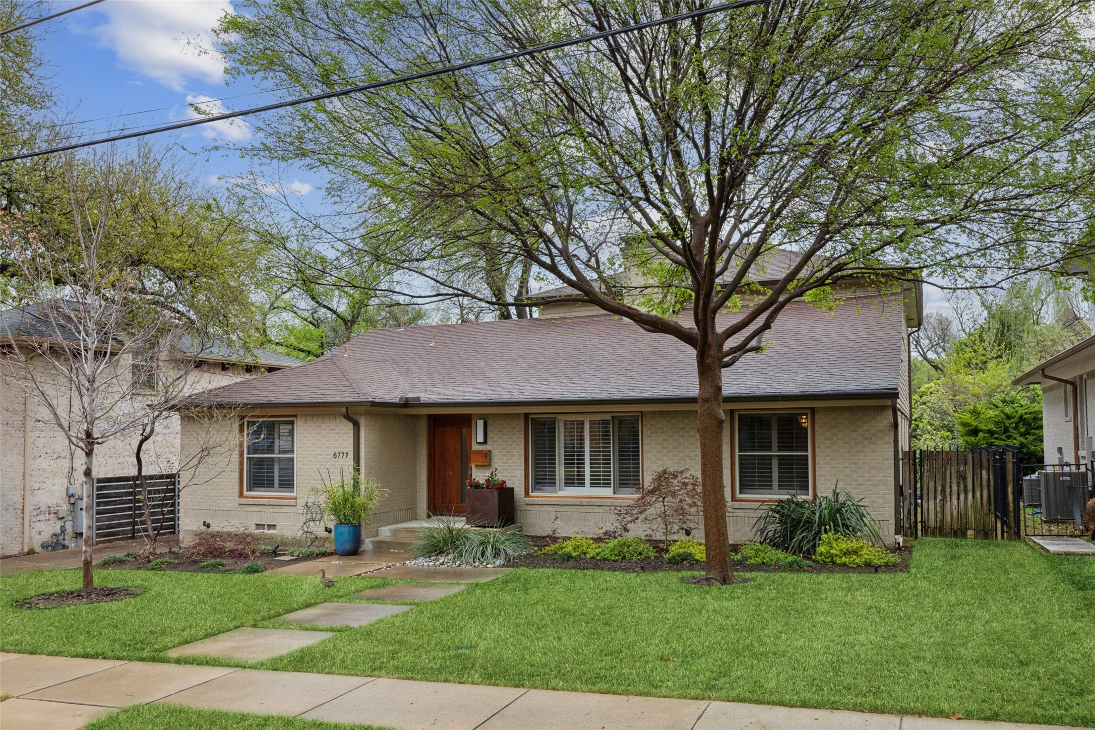 6777 Lakefair Circle