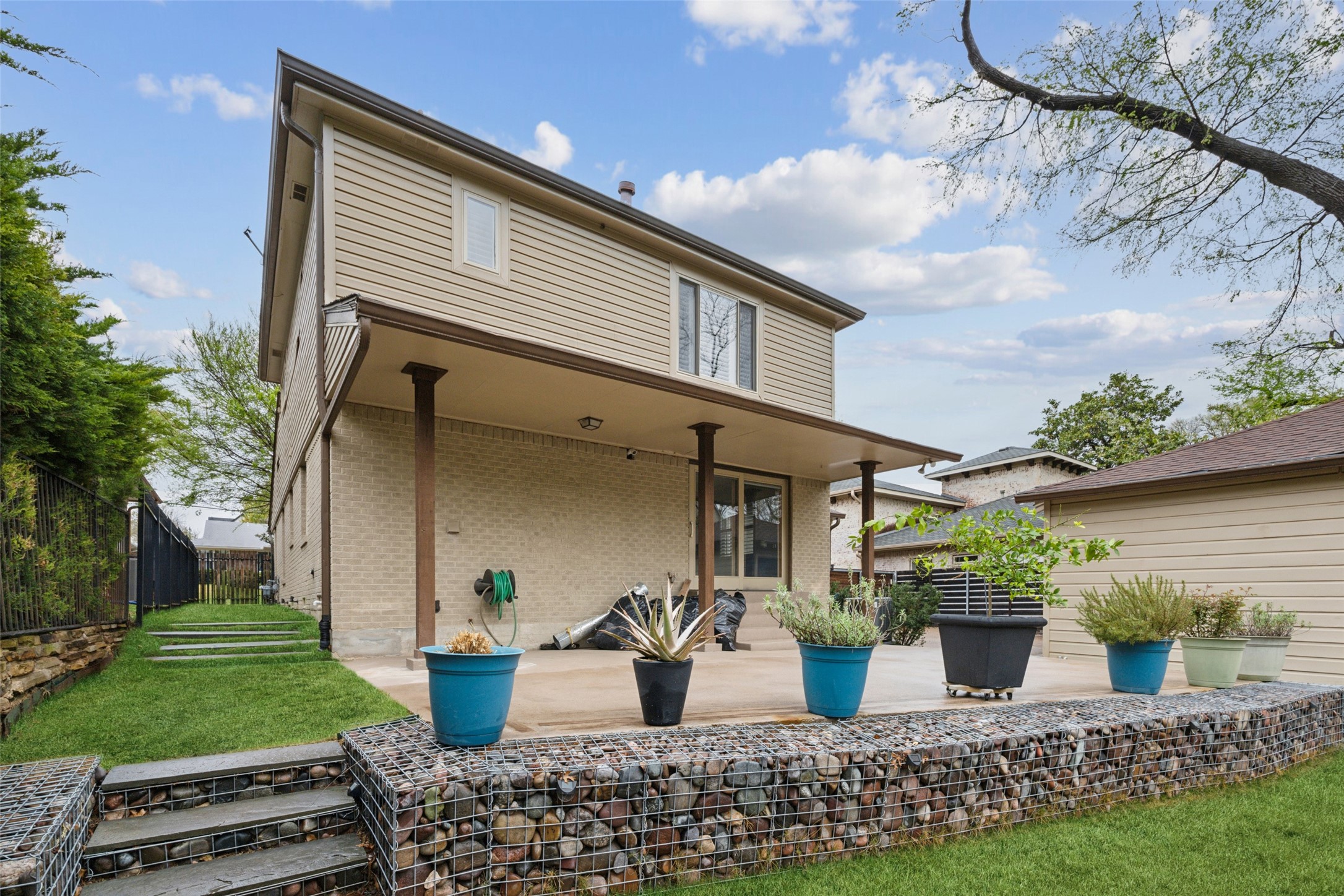 6777 Lakefair Circle