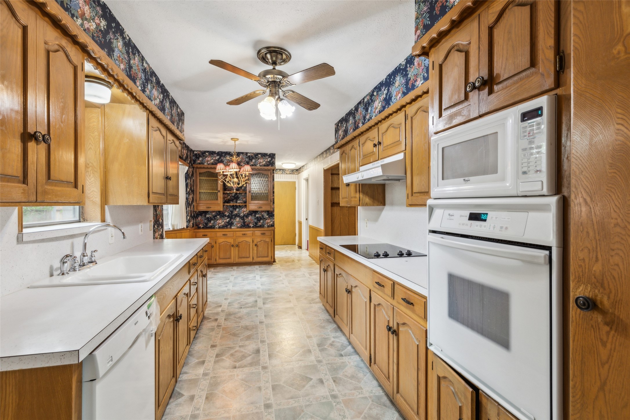 6835 Redstart Lane