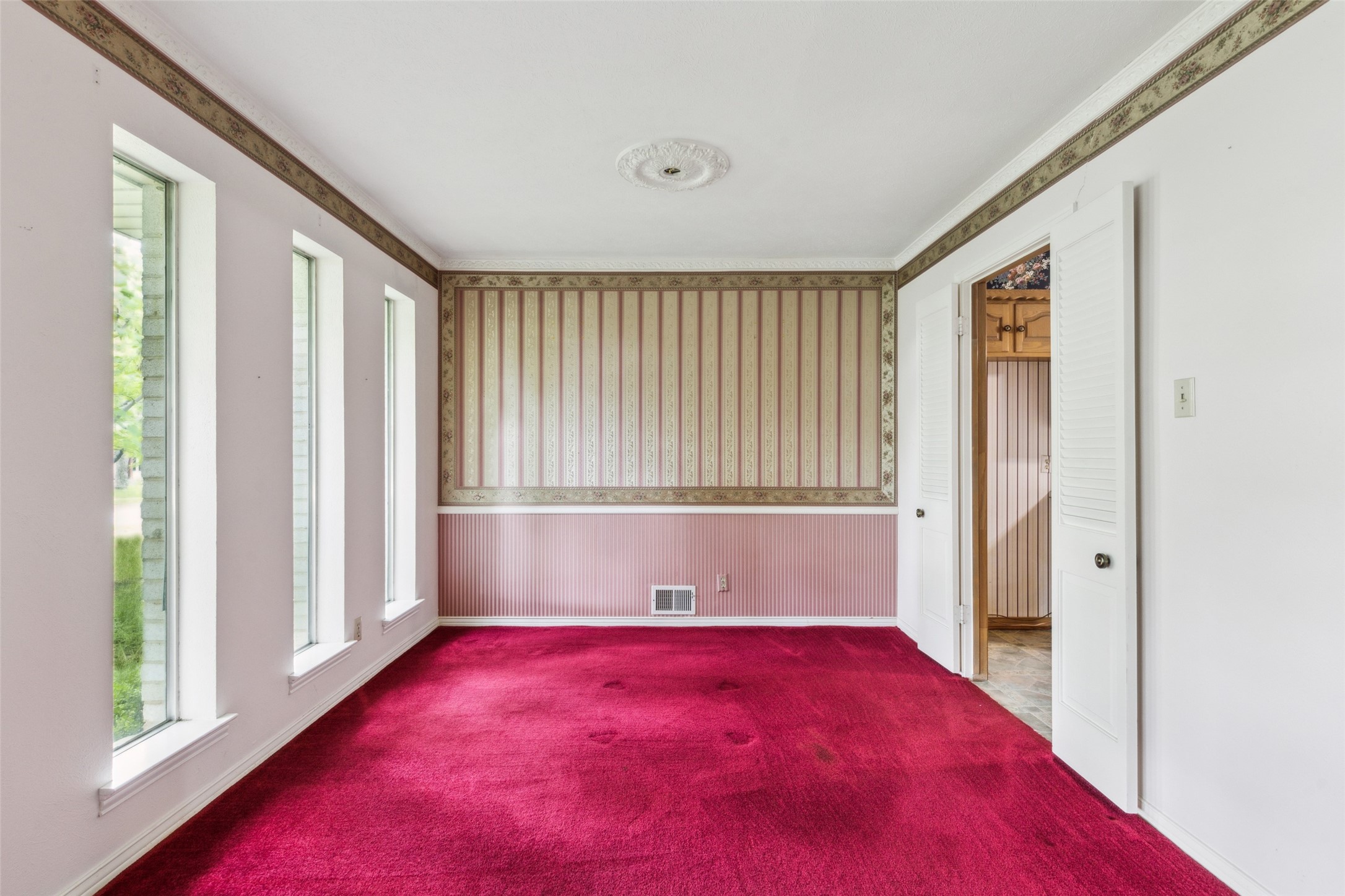 6835 Redstart Lane