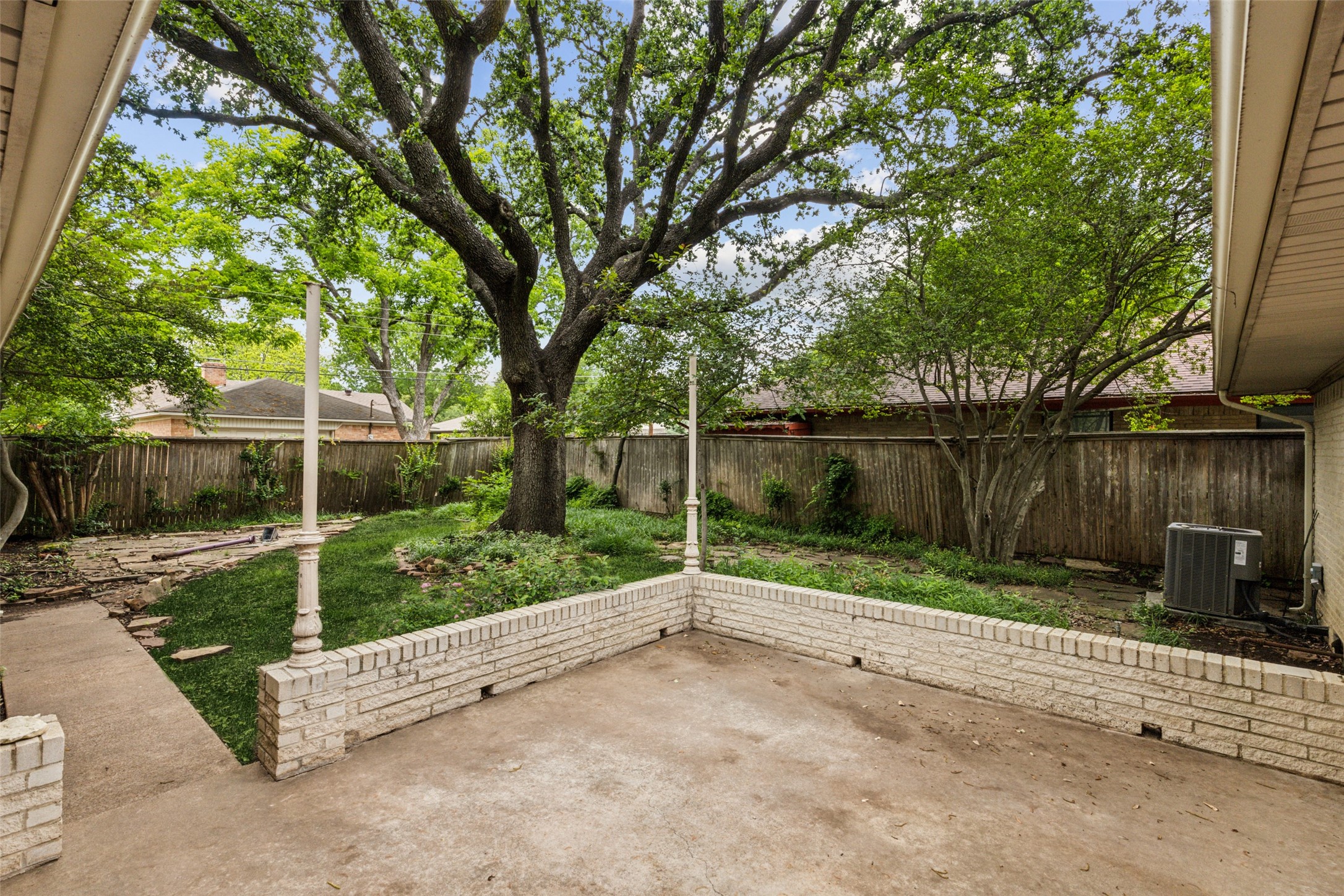 6835 Redstart Lane
